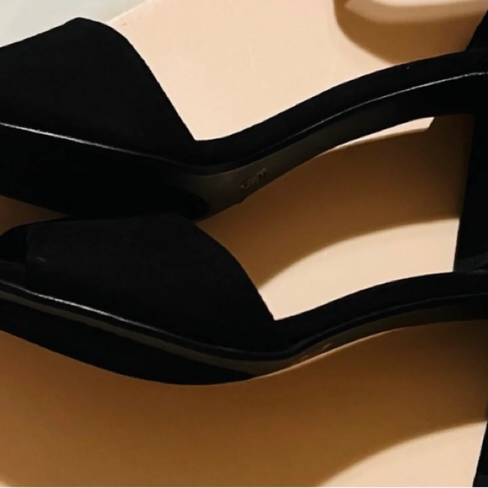 Chinese Laundry ✨New in Box✨Black Micro Suede Block Heels Wide Ankle Strap 9.5